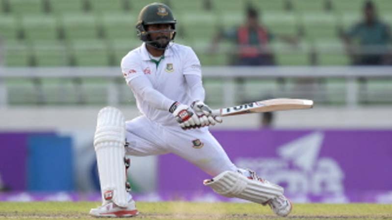Kayes hits 50 against England