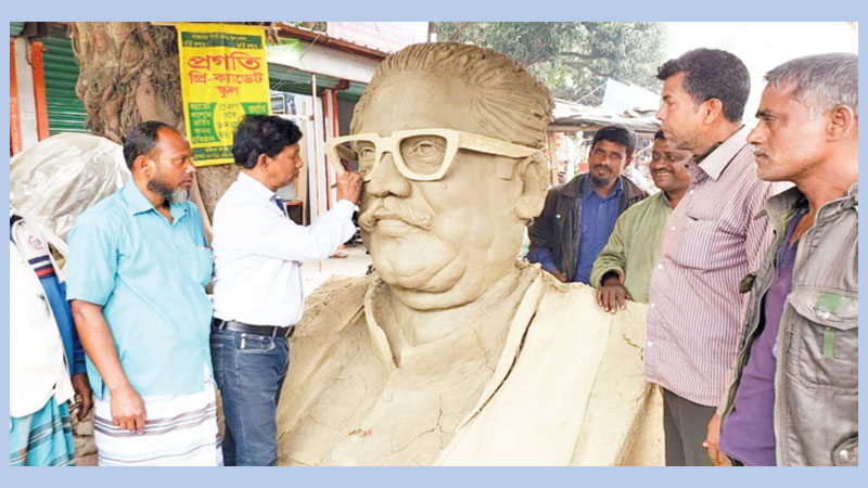 Kaliganj artist makes 7.5-ft-tall sculpture of Bangabandhu