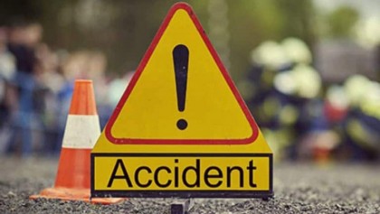 3 killed as bus hits three-wheeler in Manikganj 