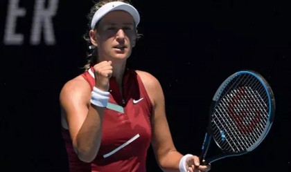 Azarenka 'climbs ladder' towards third Australian Open title